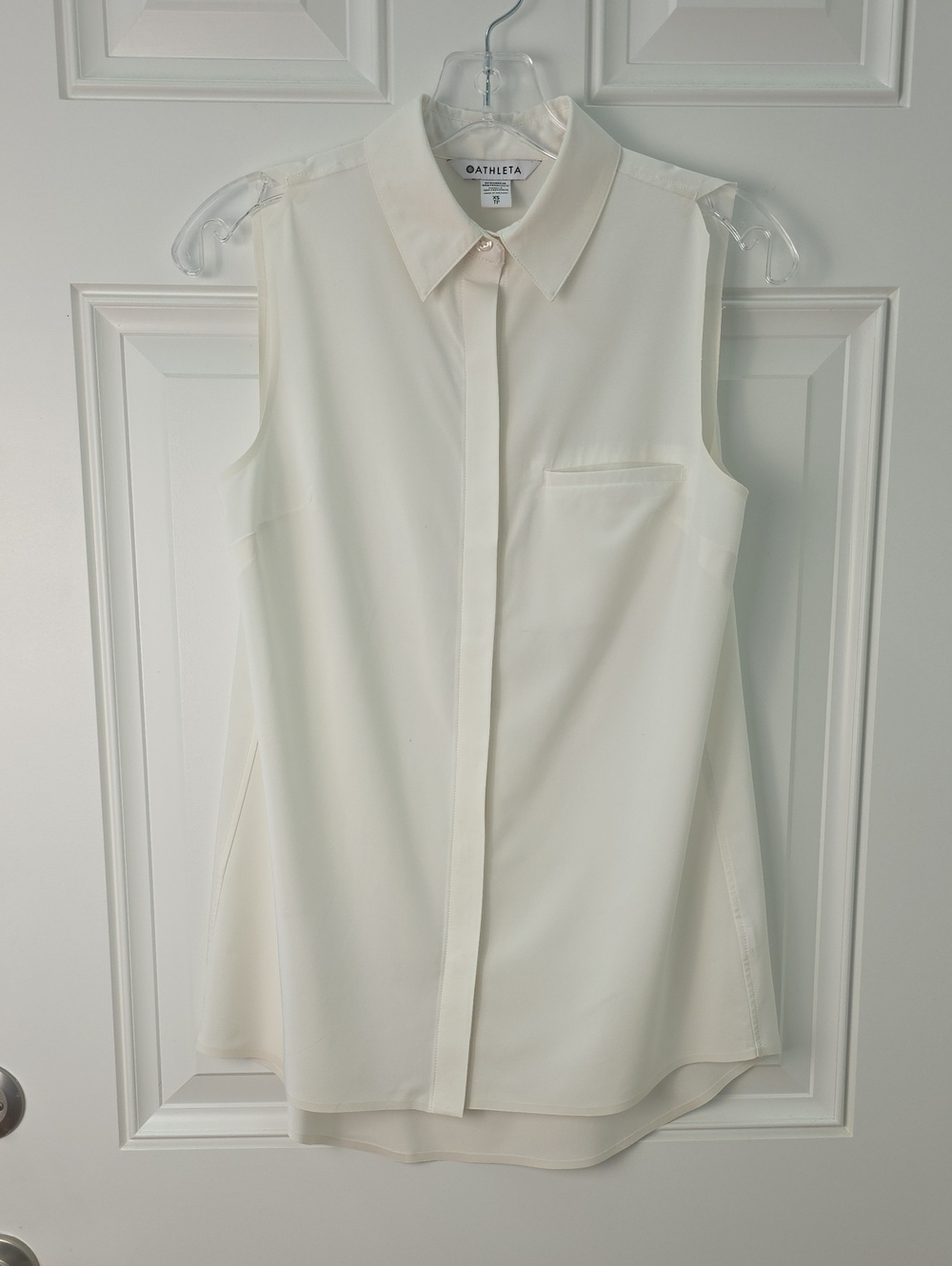 Athleta Sleeveless Cream Button-Front Collared Tunic.  Size XS